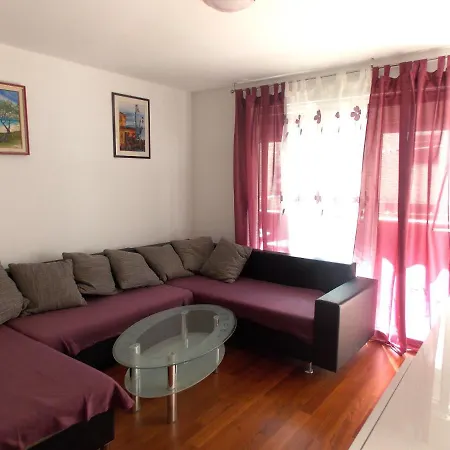 With Wifi - 13154 Apartment Split